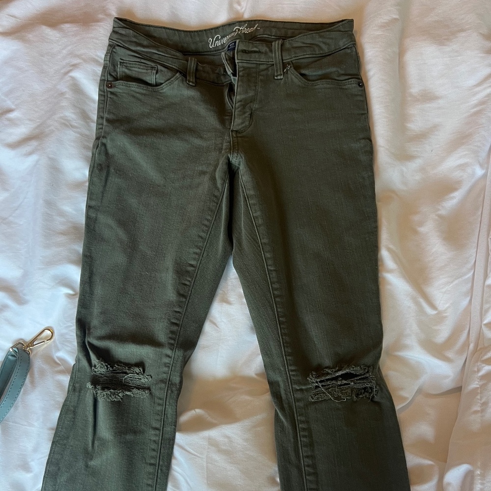 Universal Thread Ripped Skinny Jeans